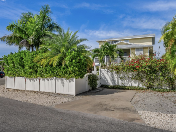 Anna Maria 4 Bedroom Pool House Walk to Beach
